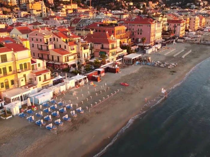 Appartamento quadrilocale in vendita in Via Privata Eredi Gaibisso, Fenarina Via Neghelli Collina di Ponente, Alassio