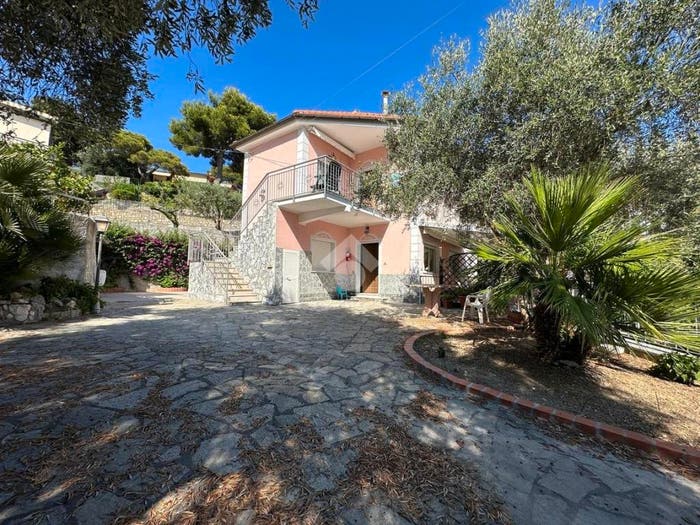 Casa con 6 locali in vendita in Strada della Pineta, Marina Di Andora, Andora