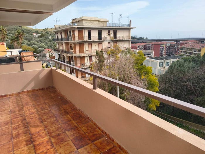 Appartamento trilocale in vendita in Via Comunale Bordonaro, Bordonaro Cumia, Messina