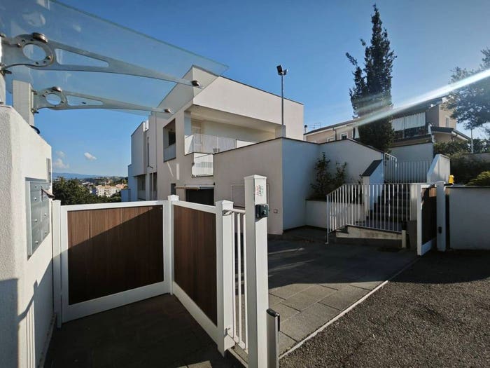 Appartamento con 5 locali in vendita in Via Francesco Cilea, Stadio Città, Cosenza