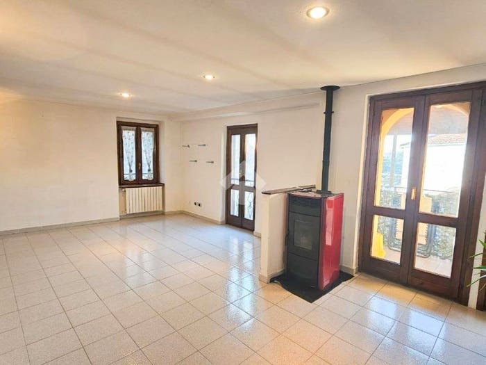 Appartamento trilocale in vendita in Via Francesco Negri, Induno Olona
