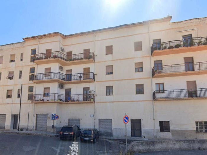 Appartamento con 6 locali in vendita in Piazza S Sebastiano, Centro, Ozieri