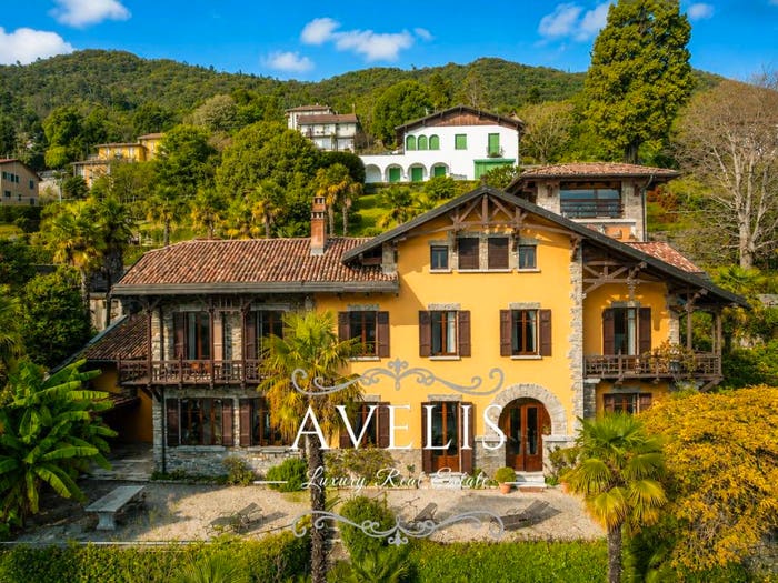 Casa con 6 locali in vendita in Via Guglielmo Marconi, Centro, Ghiffa