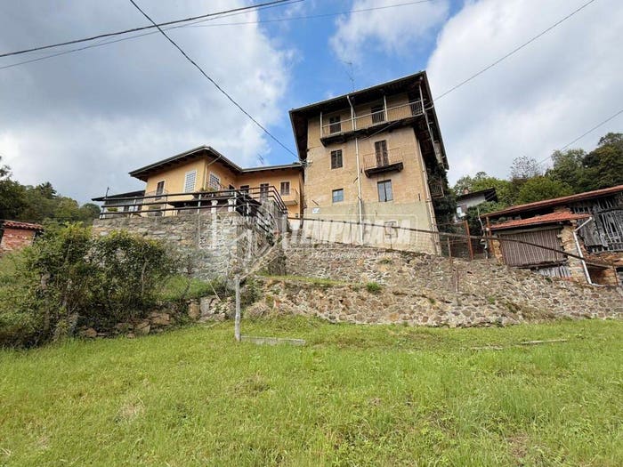 Casa quadrilocale in vendita in Regione Rovella, Bioglio