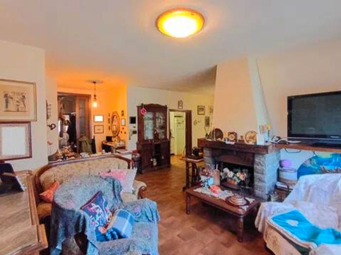 Appartamento con 5 locali in vendita in Piazza Filippo Brunelleschi, Gambassi Terme
