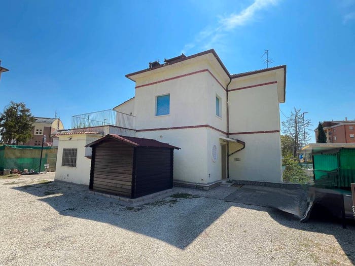 Appartamento quadrilocale in vendita in Via Sperello Aureli, Castel del Piano Pila, Perugia