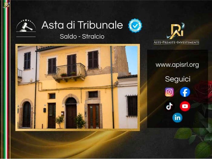Appartamento quadrilocale in vendita in Via Roma, Ischia di Castro