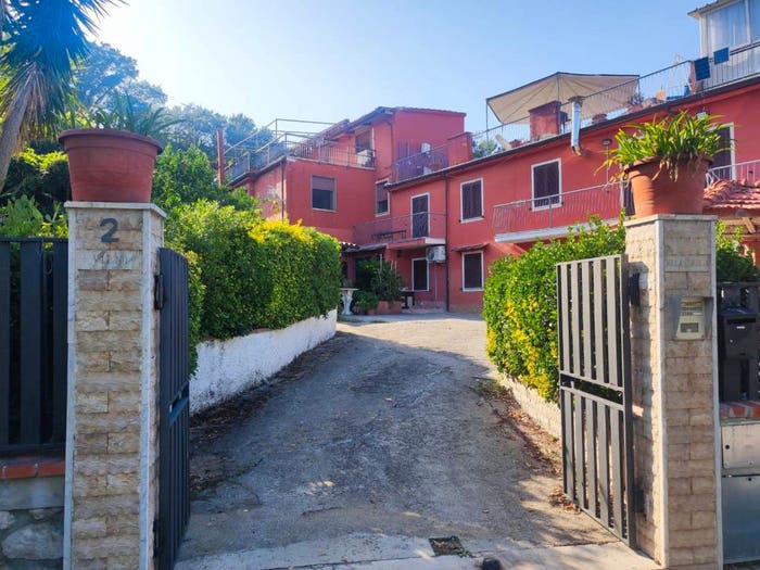 Appartamento con 5 locali in vendita in Via Antonio Paduano, Centro, Minturno