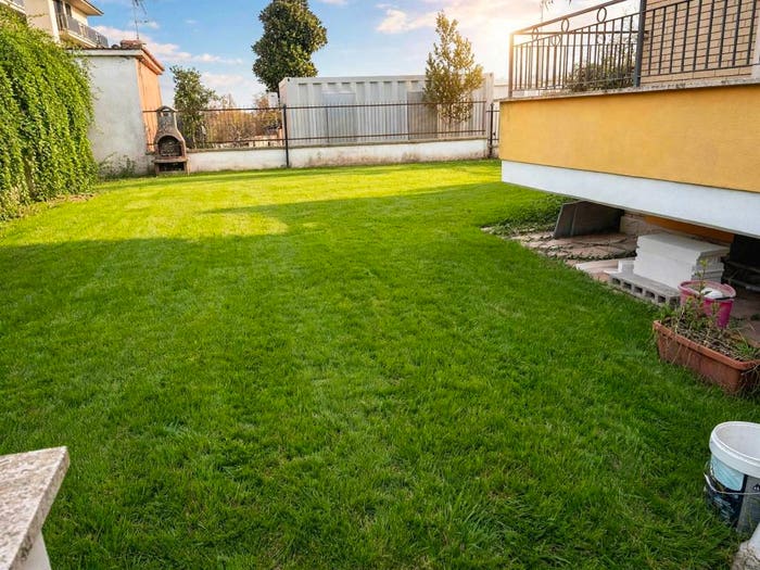Casa trilocale in vendita in Via Romagnano Sesia, Valle Santa, Roma