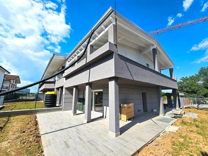 Casa quadrilocale in vendita in via Adige, Cesate