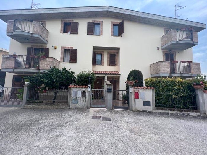 Casa con 5 locali in vendita in via baiocchi città sant'angelo, San Martino Bassa, Città Sant'Angelo