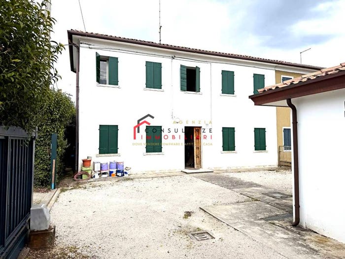 Casa trilocale in vendita in Via Cantarane, Centro, Volpago del Montello