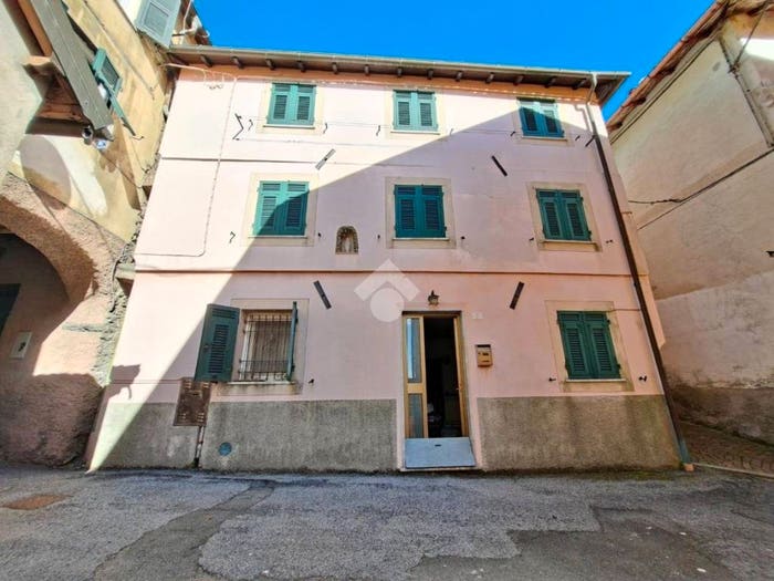 Casa quadrilocale in vendita in Via Camarza, Centro, Crocefieschi