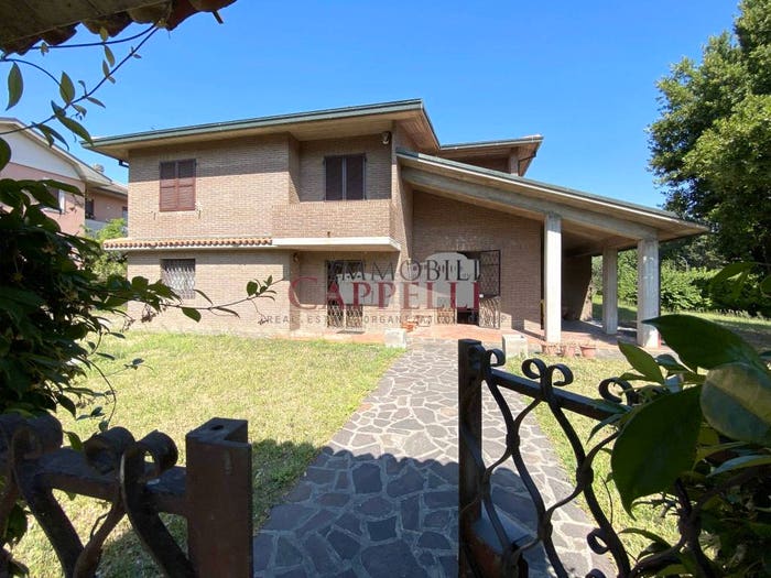 Casa con 6 locali in vendita in Via Crocette, Centro, Forlimpopoli