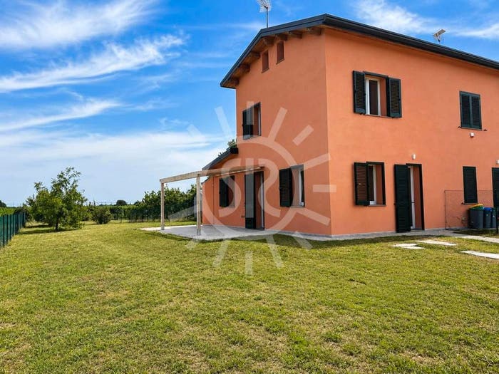 Casa con 5 locali in vendita in Mordano