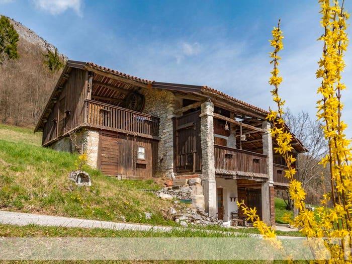 Casa con 5 locali in vendita in Località Roncoi di Fuori, San Gregorio nelle Alpi