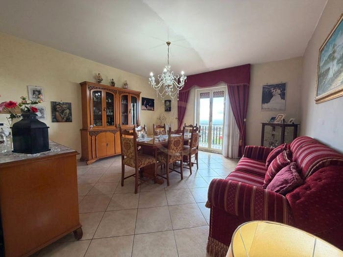 Appartamento quadrilocale in vendita in via del cormorano, Villaggio Del Pino Le Ginestre, Belpasso