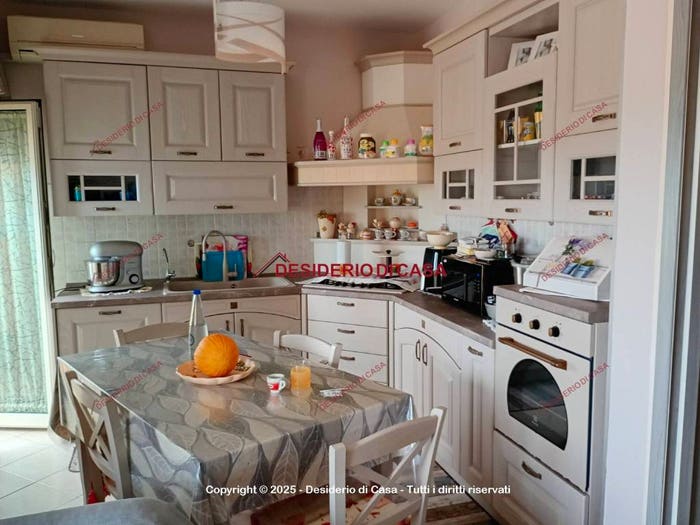 Appartamento con 5 locali in vendita in Via Giuseppe Clemente, Casa Santa, Erice