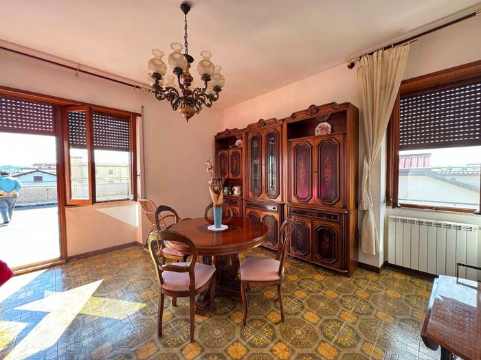 Casa quadrilocale in vendita in Via Montelparo, Corcolle, Roma