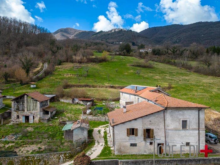 Casa quadrilocale in vendita in Via Umberto I, Centro, Contigliano