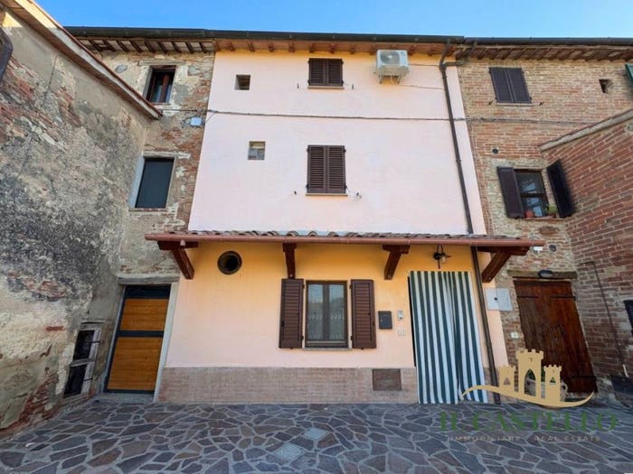 Casa quadrilocale in vendita in Località Croce, Piana, Castiglione del Lago