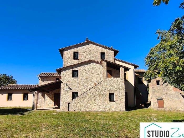 Casa con 6 locali in vendita in VIA PIAN DELL'ARA, Centro, Avigliano Umbro