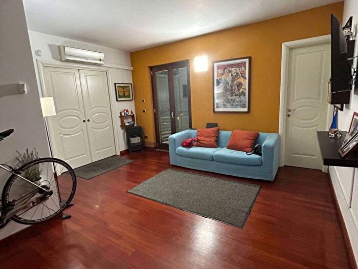 Appartamento con 6 locali in vendita in via Nazionale delle Puglie Snc, Centro, Nola