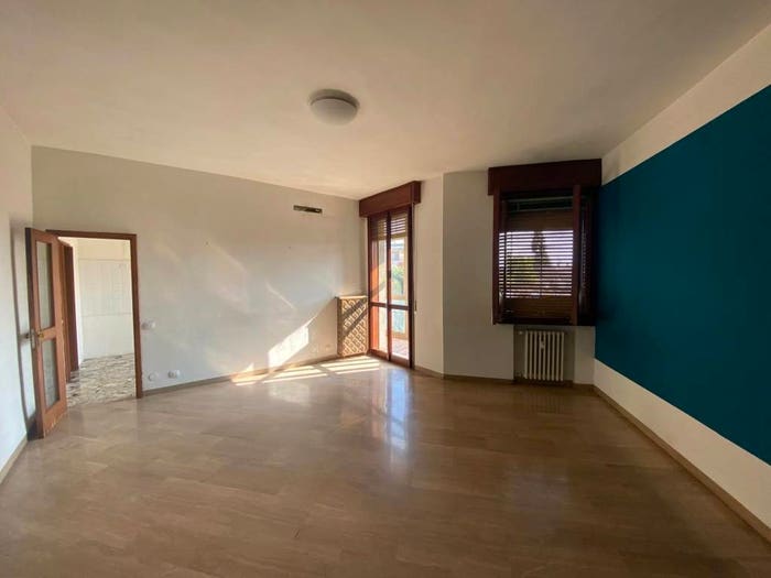 Appartamento con 6 locali in vendita in Viale Medaglie d'Oro, Sant'Agnese Università, Modena