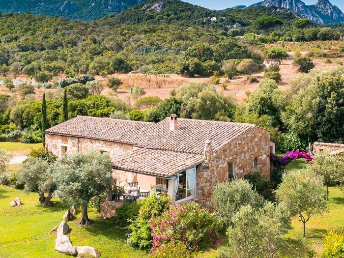 Casa quadrilocale in vendita in Via Zara, San Pantaleo, Olbia