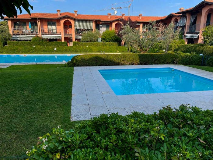 Appartamento trilocale in vendita in Via Carlo Montanari, Puegnago sul Garda