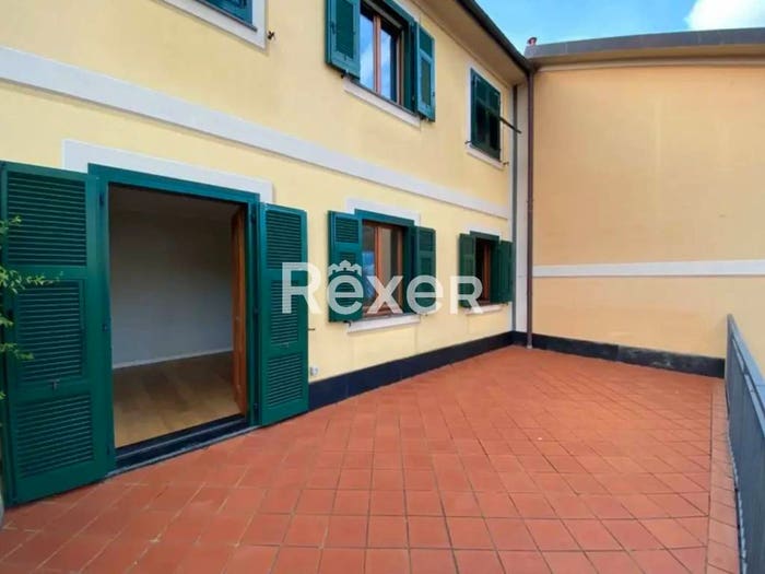 Appartamento trilocale in vendita in Via Capitano Gandolfo Francesco, Prati, Mezzanego