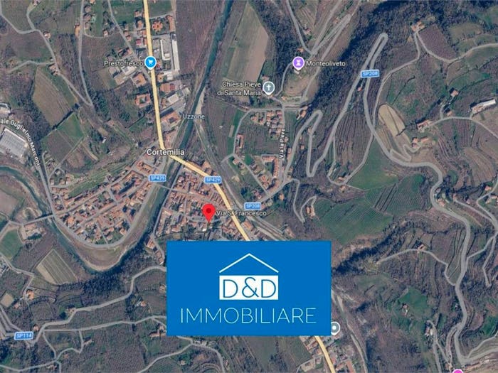 Casa con 6 locali in vendita in Via S Francesco, Cortemilia
