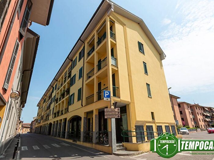 Appartamento trilocale in vendita in Via Giosuè Carducci, Centro, Codogno