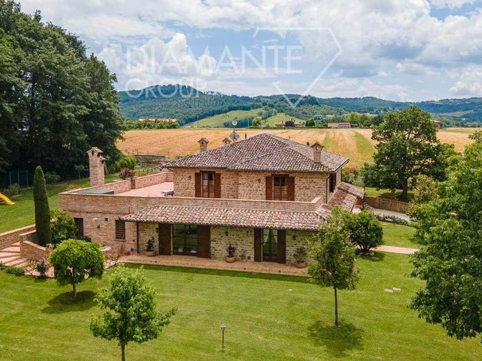 Casa con 6 locali in vendita in Centro, Gubbio