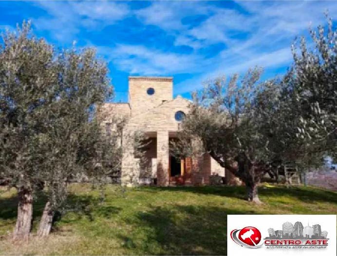 Casa con 6 locali in vendita in Contrada Colle Vertiere, Civitaquana