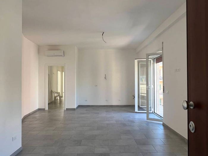 Appartamento con 5 locali in vendita in Via Ventotene, Gaeta