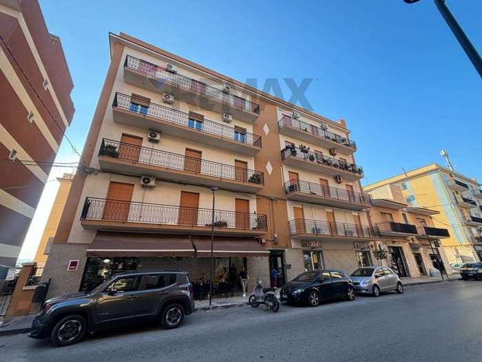 Appartamento con 5 locali in vendita in Viale Italia, Centro, Augusta