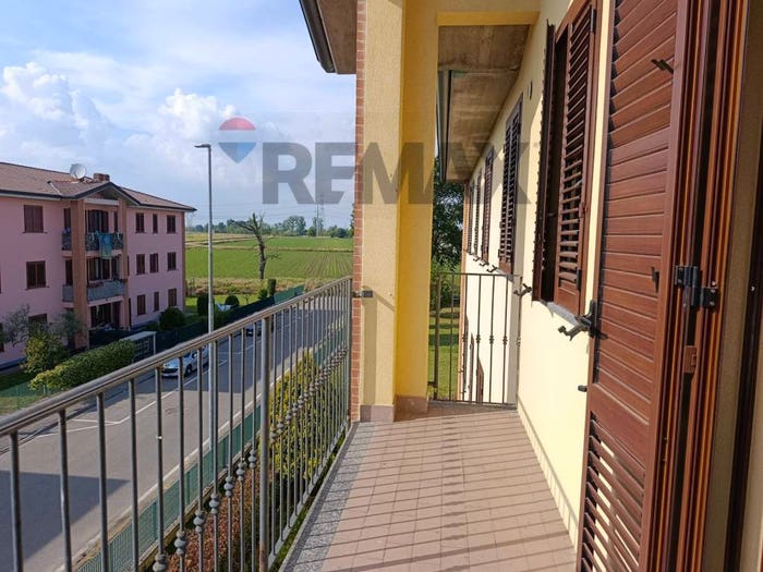 Appartamento trilocale in vendita in via rossini, Centro, Gropello Cairoli
