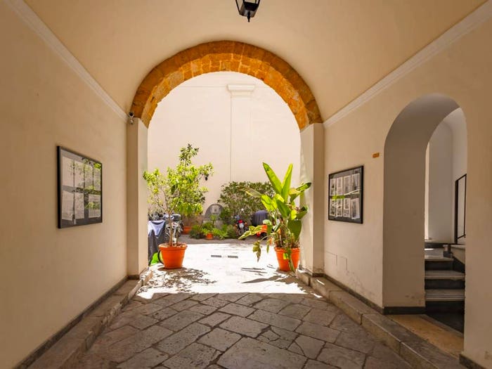Appartamento trilocale in vendita in Via dei Carrettieri, Tribunale, Palermo