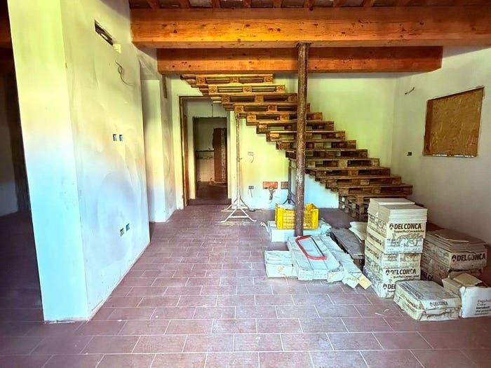 Casa con 6 locali in vendita in VIA PERGOLA, Faenza