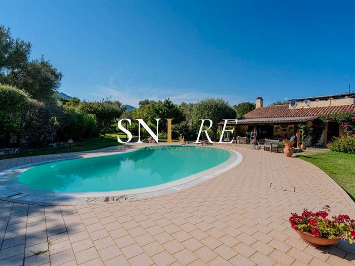 Casa con 6 locali in vendita in Via La Conciaredda, Cugnana, Olbia