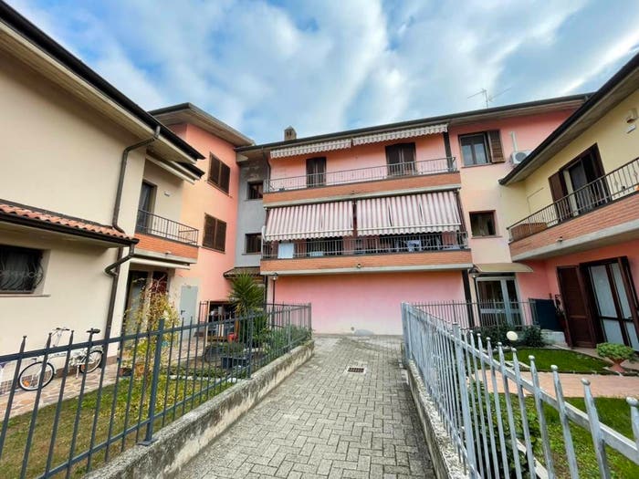 Appartamento trilocale in vendita in Via della Repubblica, Borghetto Lodigiano