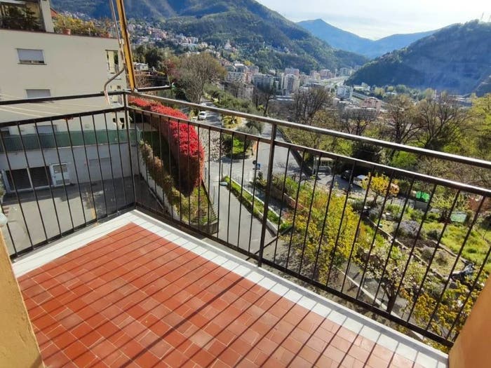 Appartamento quadrilocale in vendita in Via di Pino, Molassana, Genova