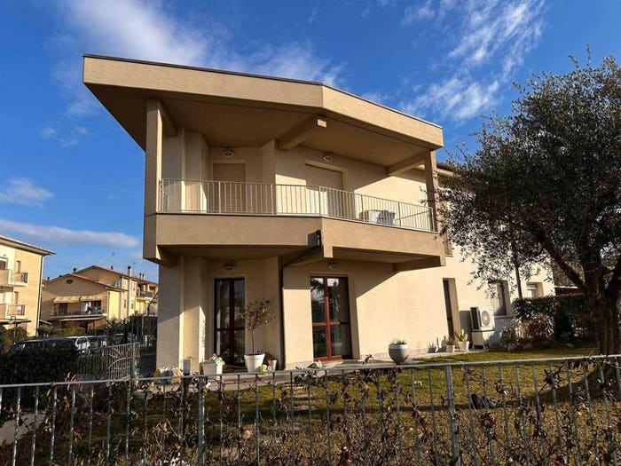 Appartamento con 6 locali in vendita in VIA DON ORIONE, Ostra