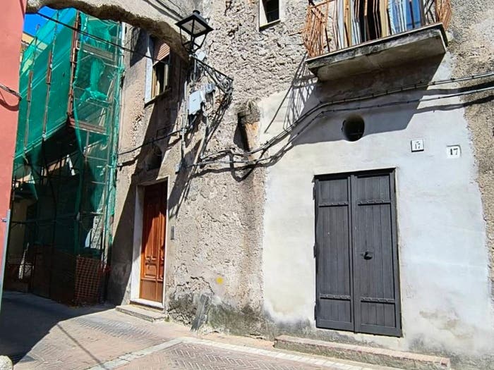 Casa quadrilocale in vendita in Via Neghelli, Mercato, Giffoni Valle Piana