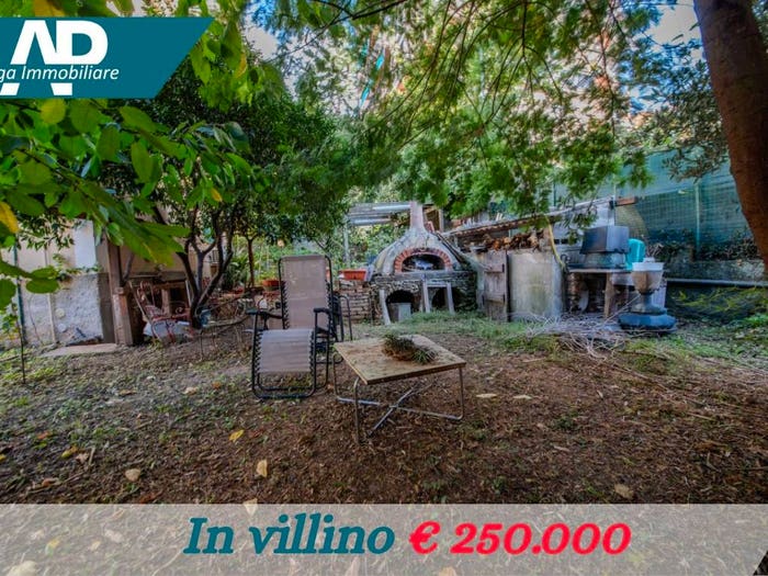 Casa con 6 locali in vendita in Via Scarpanto, Pegli, Genova