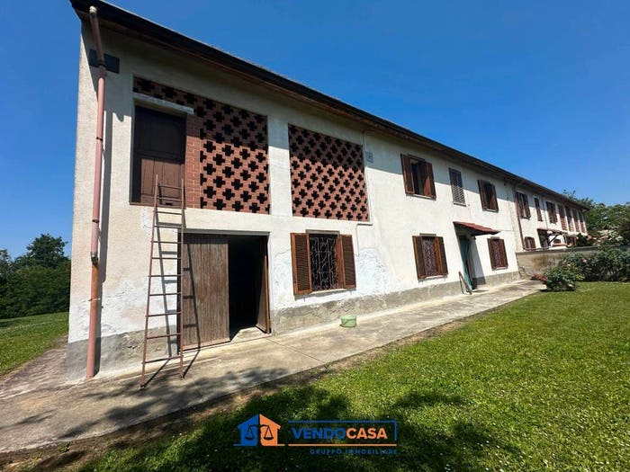 Casa con 6 locali in vendita in Regione Scalibri, Incisa Scapaccino