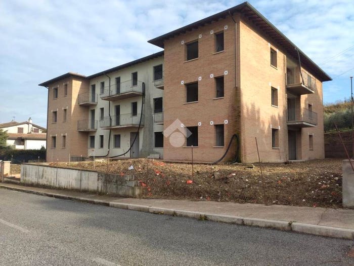 Appartamento quadrilocale in vendita in Via albertini, Centro, Deruta