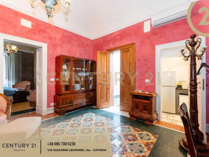Casa con 6 locali in vendita in Via Zaccà Rosolia, XX Settembre Tribunale, Catania
