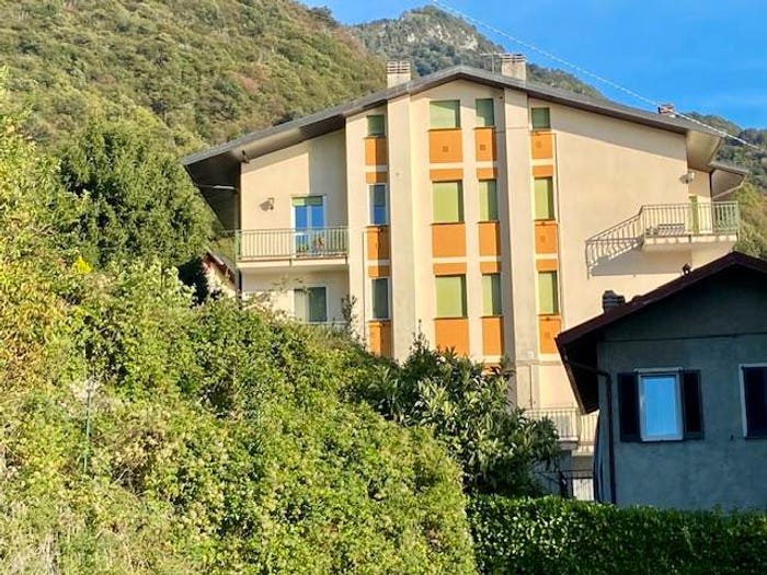 Appartamento trilocale in vendita in Via dei Fiori, Centro, Perledo